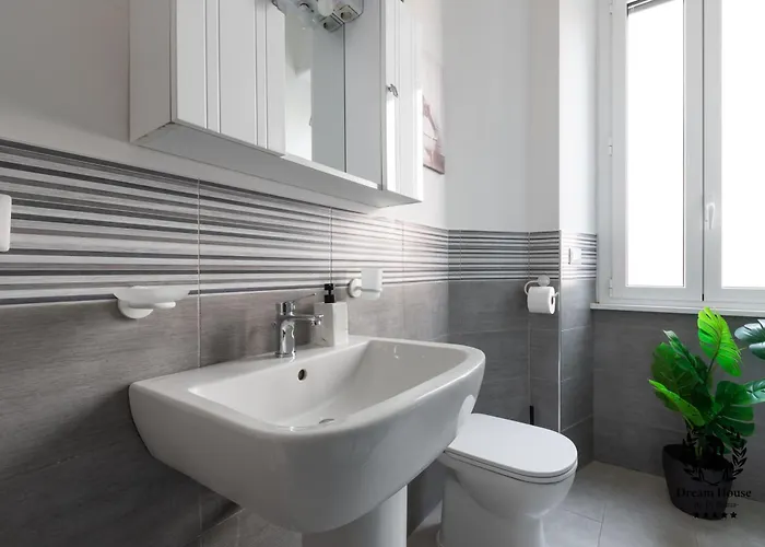 Dream House Re Di - 50mt To Metro Station, Position, 4pax, 2bdr *